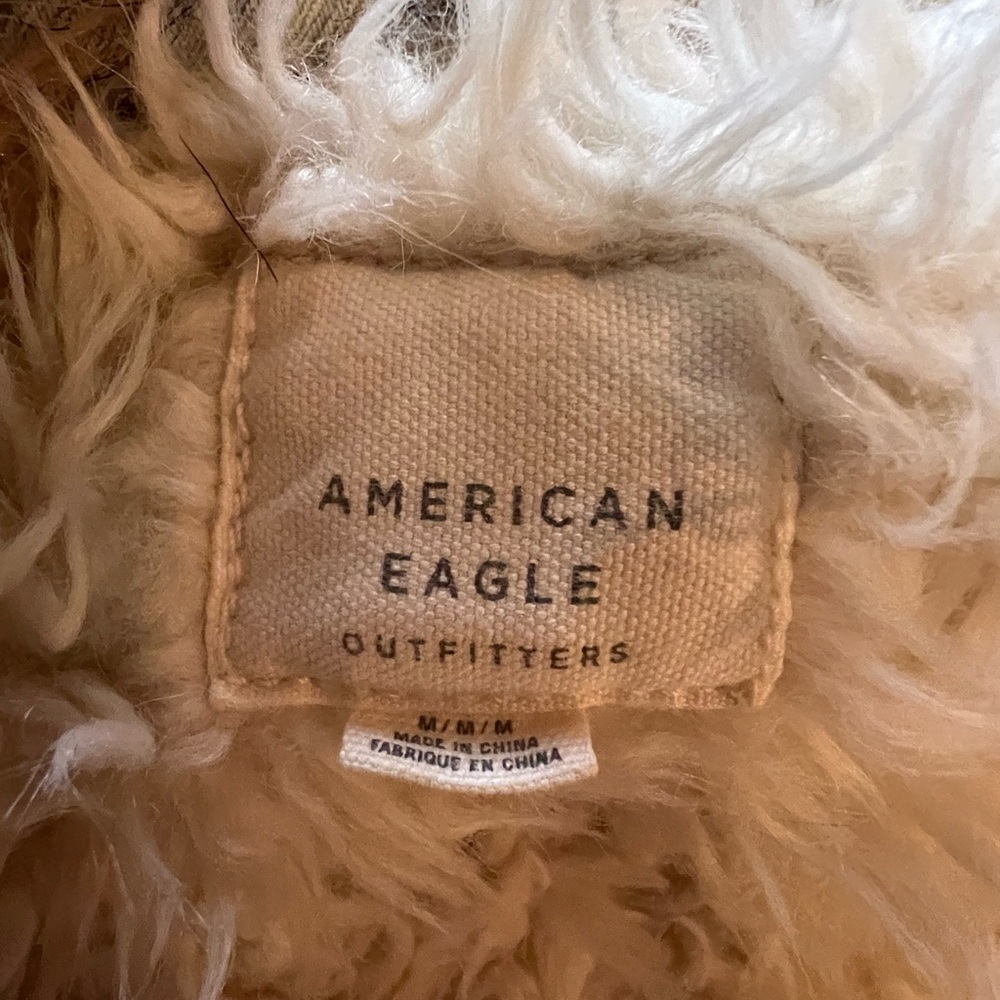 Used Ae Distressed Denim Jacket Medium - image 4